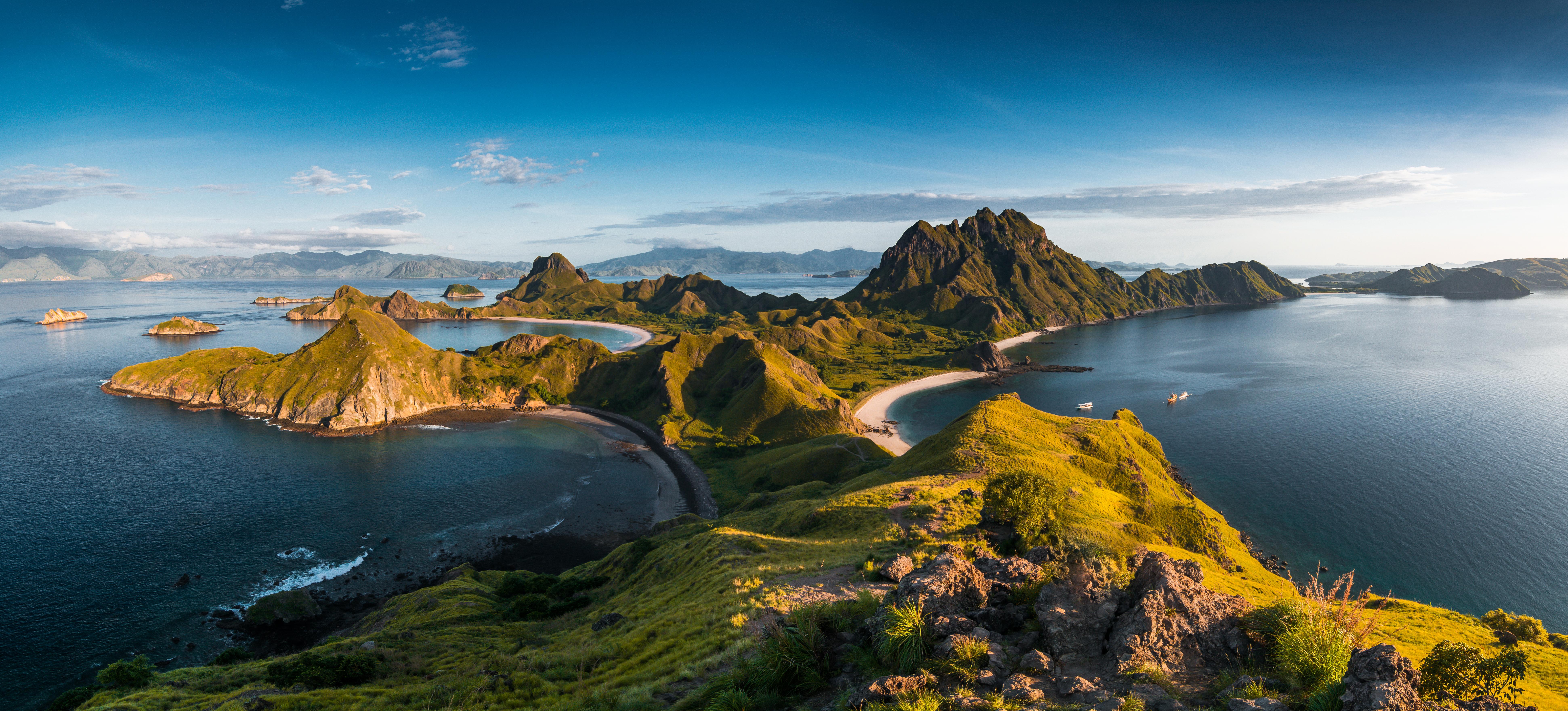 Pemandangan pulau Padar, Kepulauan Komodo, Nusa Tenggara Timur (Shutterstock)