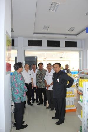 Perbesar ritel, kimia farma tambah 100 apotek baru di 2014