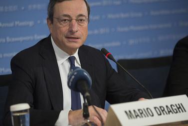 Stocks Rise as Draghi Fuels Stimulus Hopes, Euro Slumps