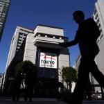 Asian stocks fall as U.S. manufacturing growth slows 