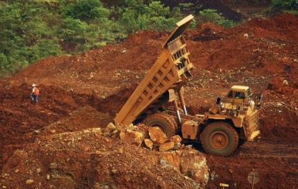 Nickel recoups some losses after falling 10 pct