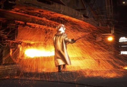 Jittery copper smelters eye supplies as Indonesia ban drags 
