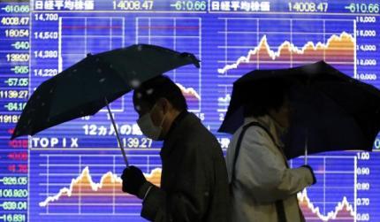 Asian shares dip, yen gains amid mounting Ukraine conflict