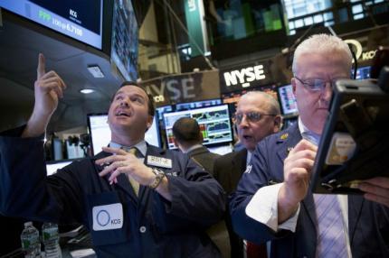 Stocks Extend Rally, S&P at New High as Data Signals Growth