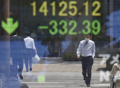 Asian shares hold at 1-yr high on hopeful signs for global e