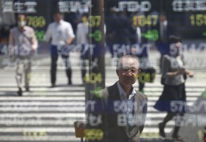 Nikkei Edges Up on Wall St Rise, Fed Rate Views ; Rakuten Sh