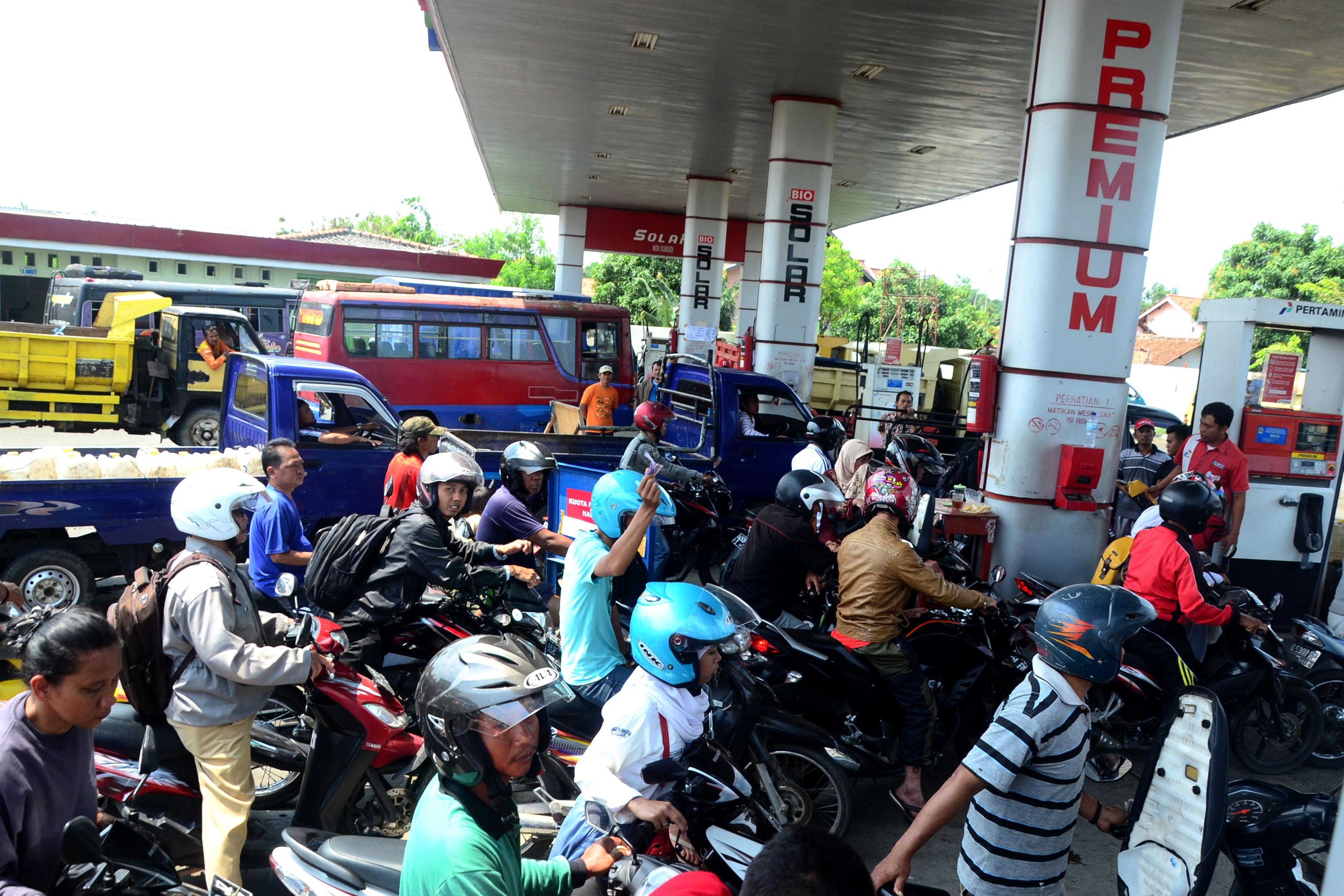 Tim Transisi Kembali Tegaskan BBM Bersubsidi Naik Rp 3.000 per Liter di November
