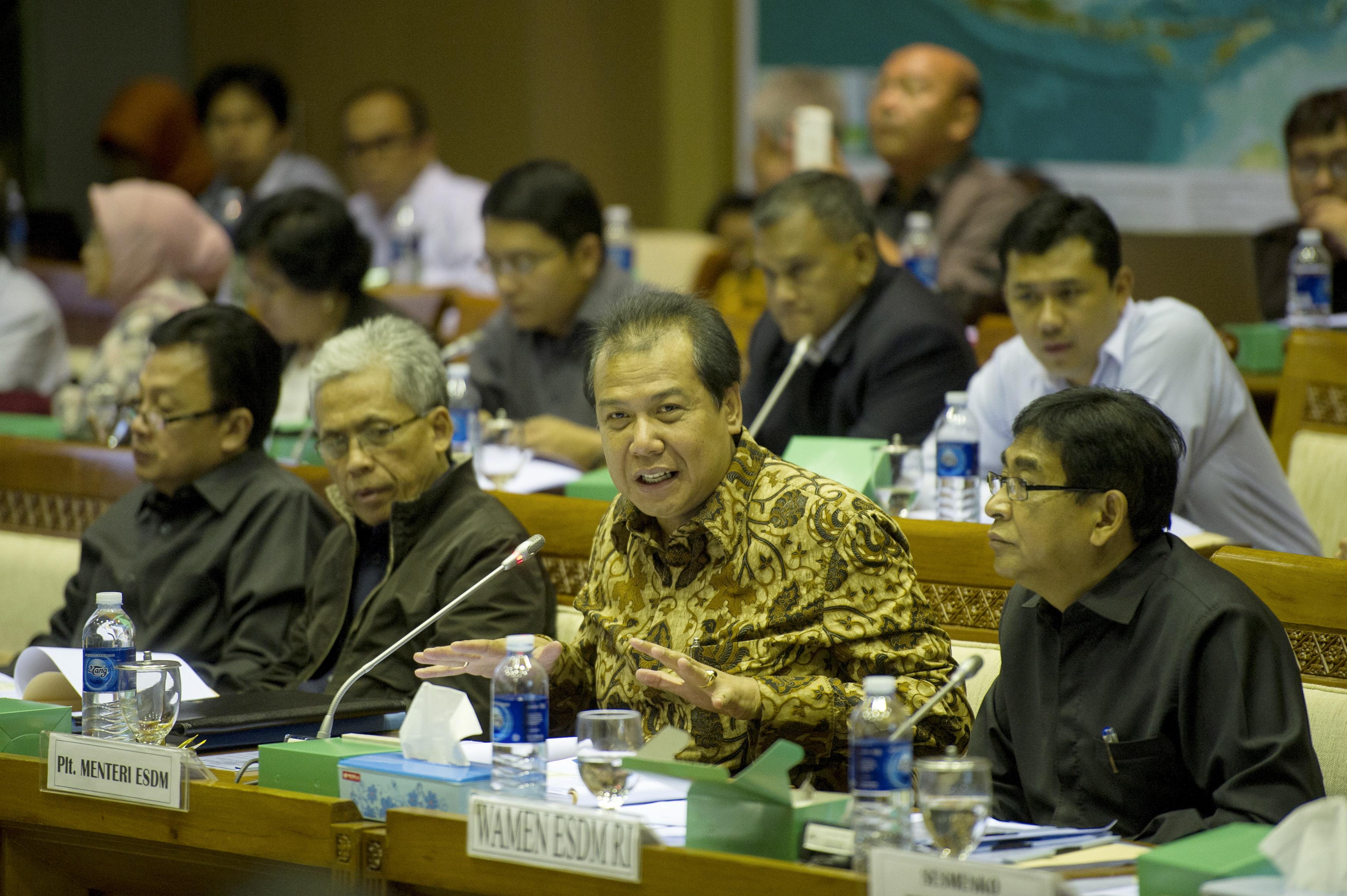 Chairul Tanjung Hadiri Raker DPR Komisi VII Untuk Tetapkan A