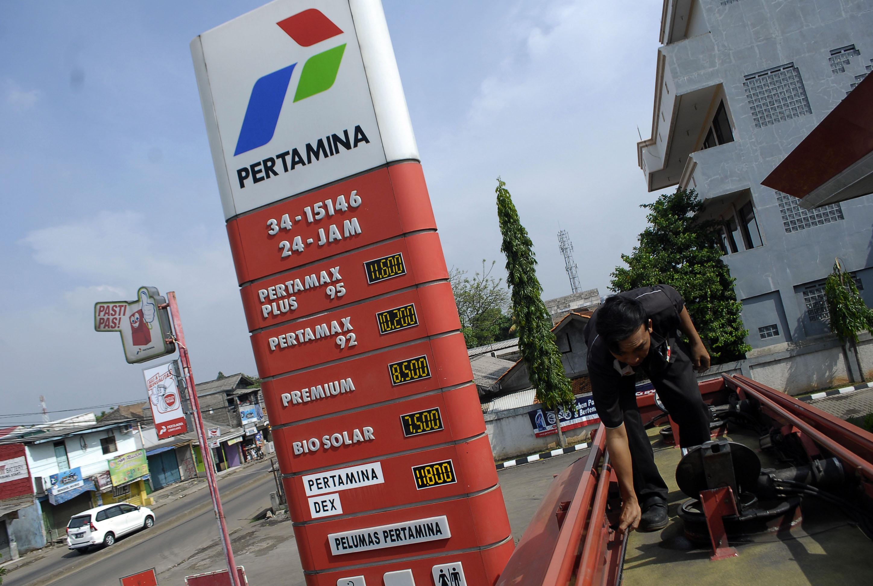 BAREKSA FLASH: Pertamina Turunkan Pertamax, Astra Hongkong Land Investasi Rp2 T