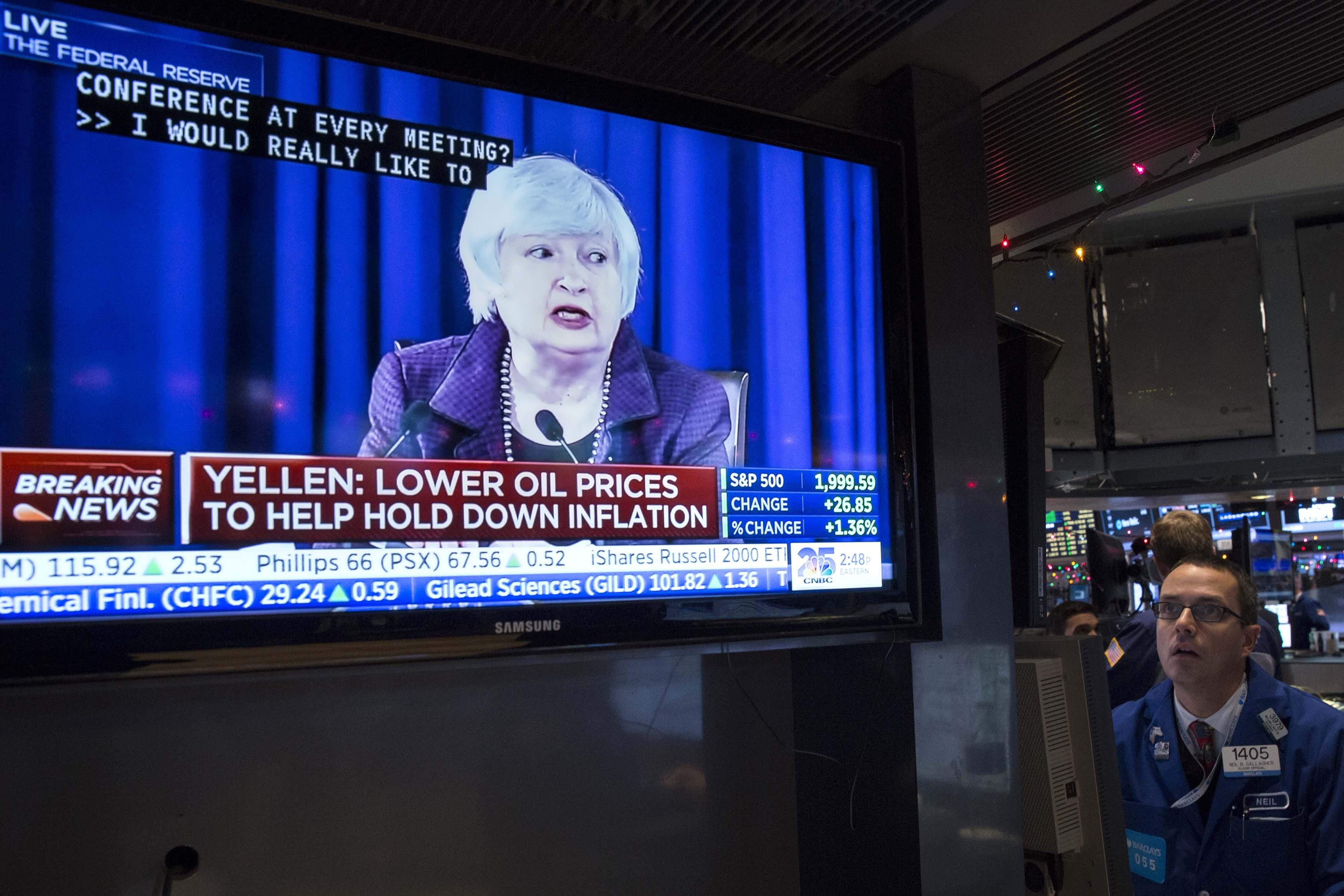 MARKET FLASH: Fed Rate Naik Dorong Wall Street; HITS Incar Distributor Gas