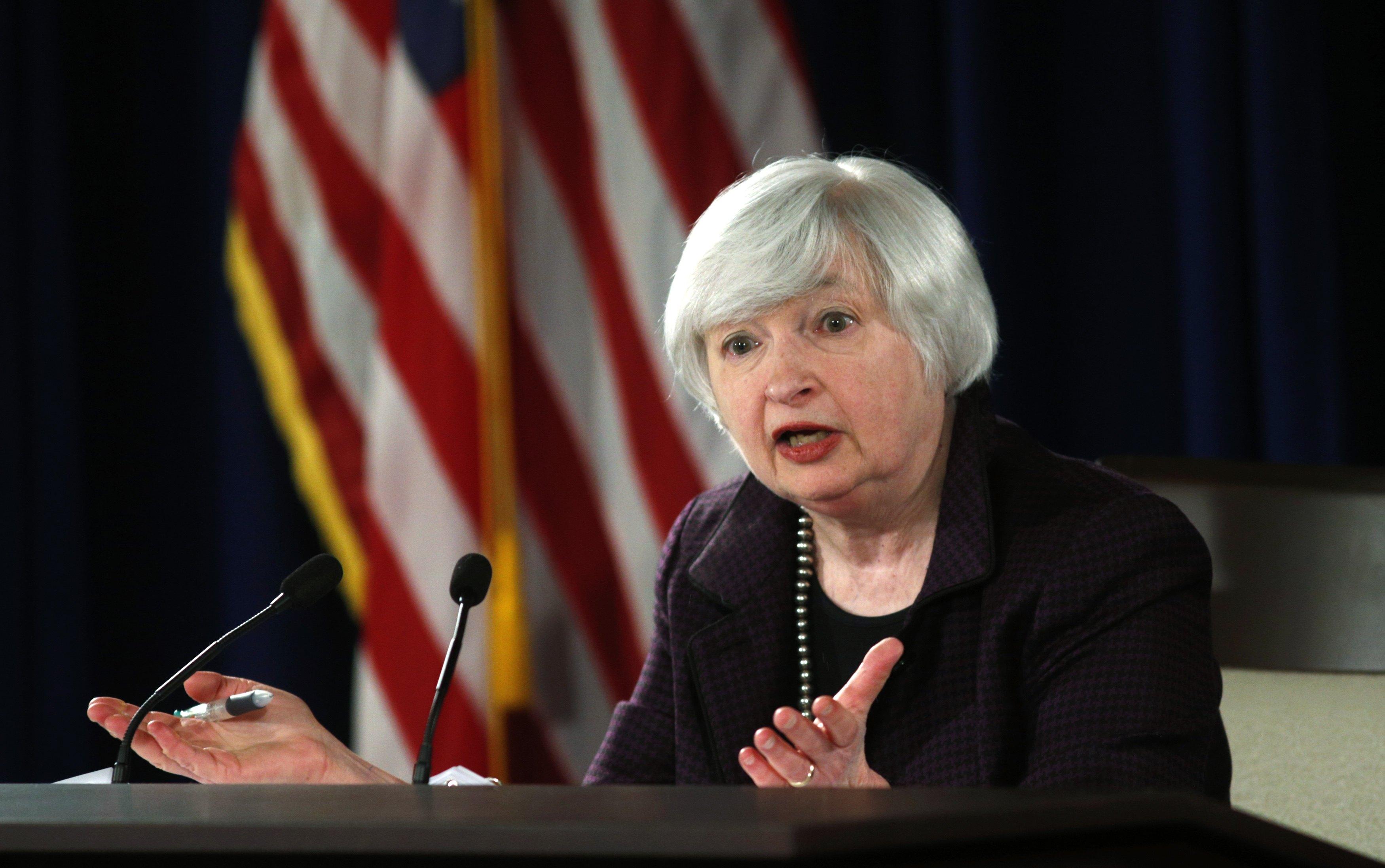 Fed Rate Disinyalkan Naik Desember 2015