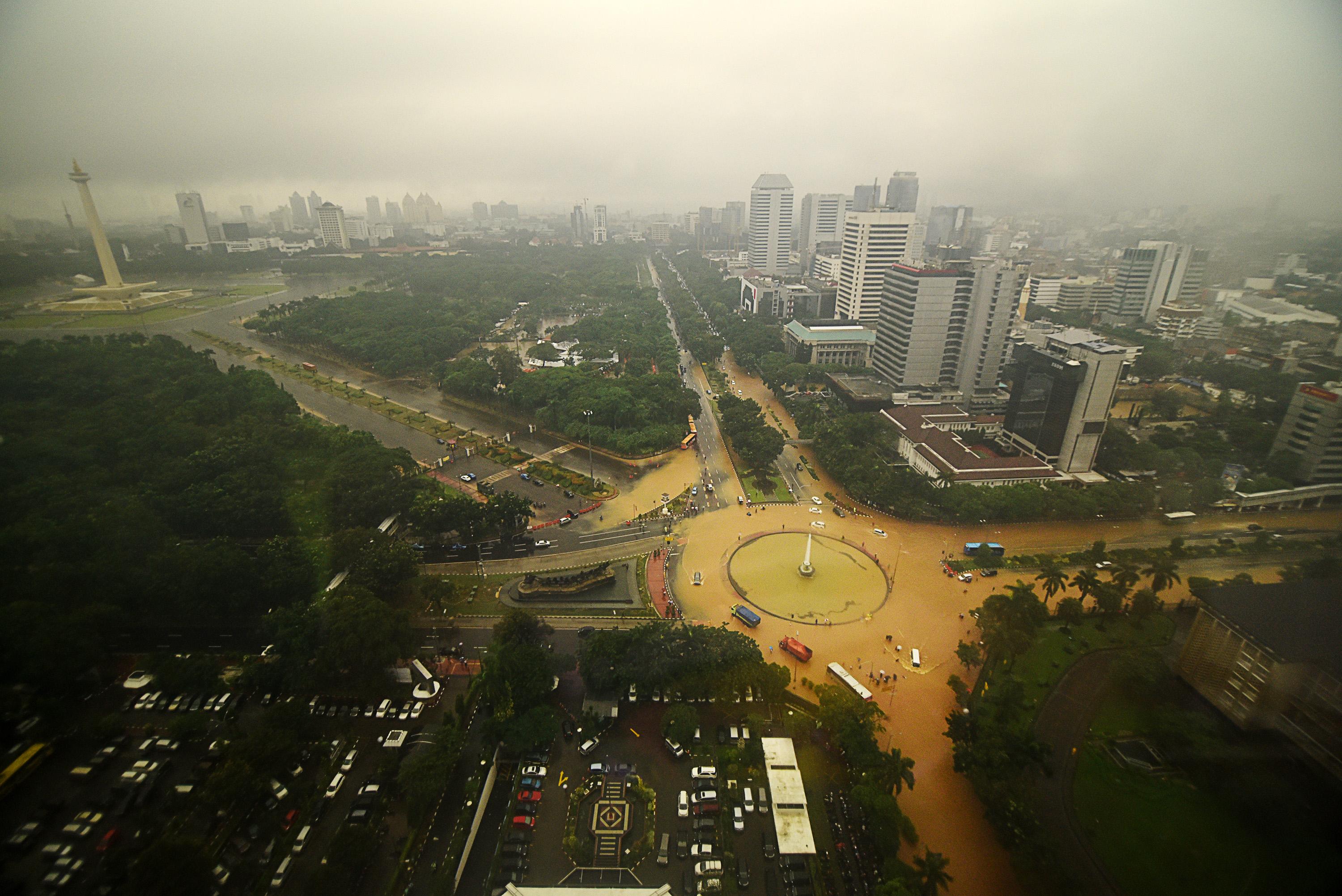  Saham-saham Ini Terseret Banjir Jakarta dalam 2 Tahun Terakhir