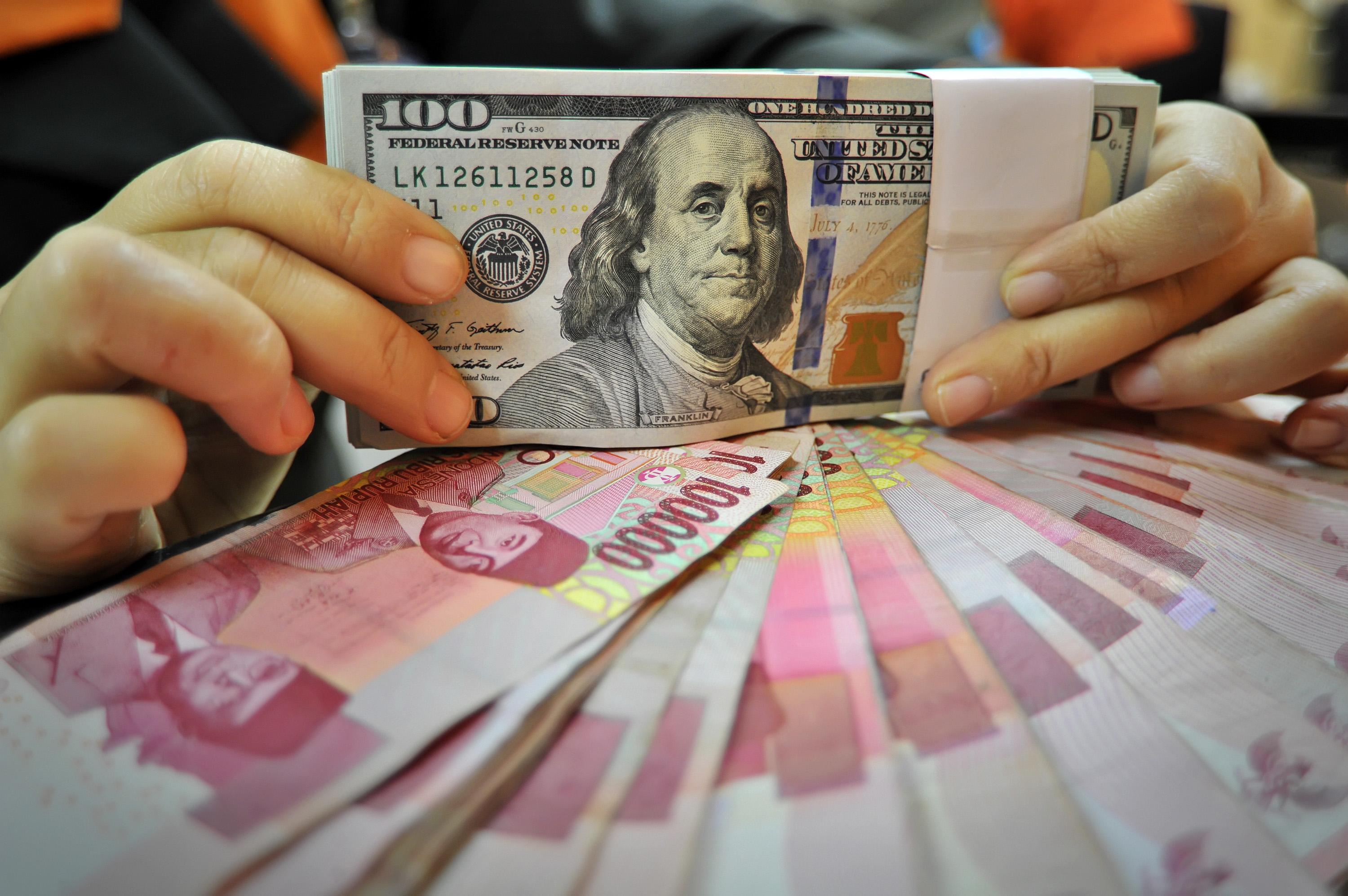 Rupiah Telah Rebound 849 poin jadi Rp14.384 per Dolar AS, Ini Ulasannya