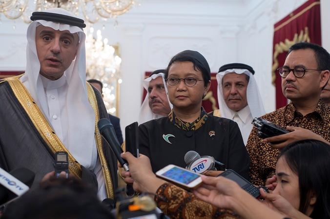 Presiden Jokowi Bertemu Menlu Arab, Bahas Pasokan Minyak Mentah