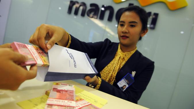 MARKET FLASH: Laba BMRI Naik 2,3%; LPPF Cetak Laba Rp1,78 Triliun