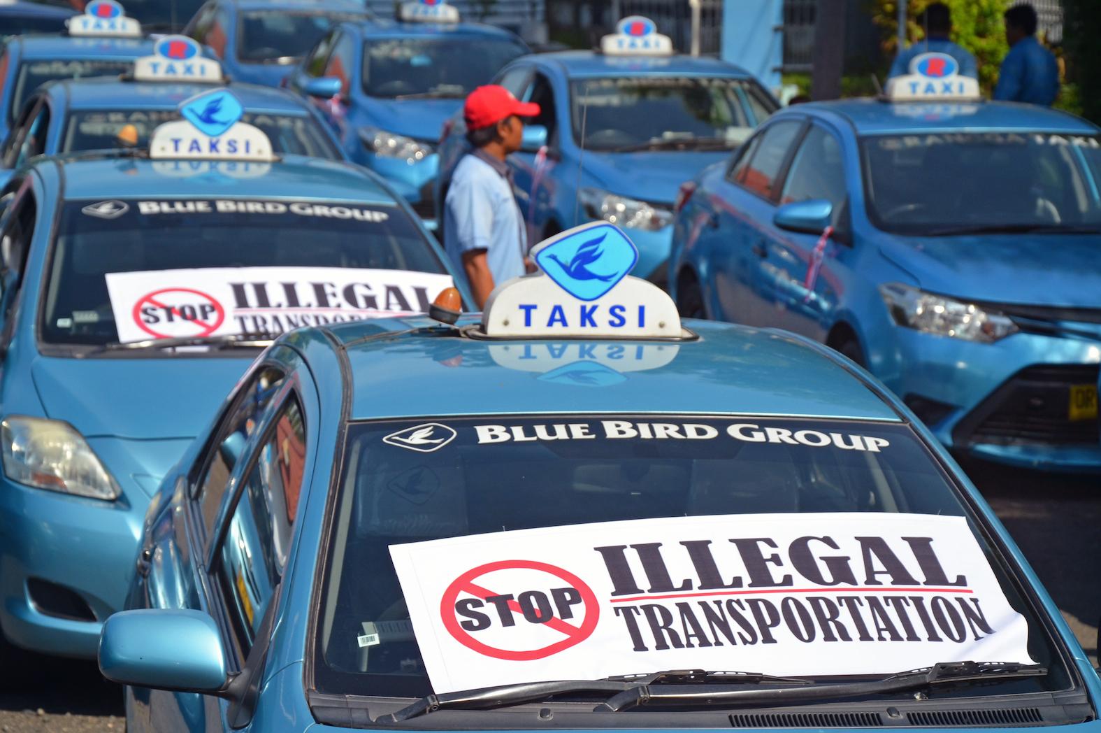 Tertekan Taksi Online, Blue Bird Masuk 10 Saham Terburuk 2016. Siapa Lainnya?