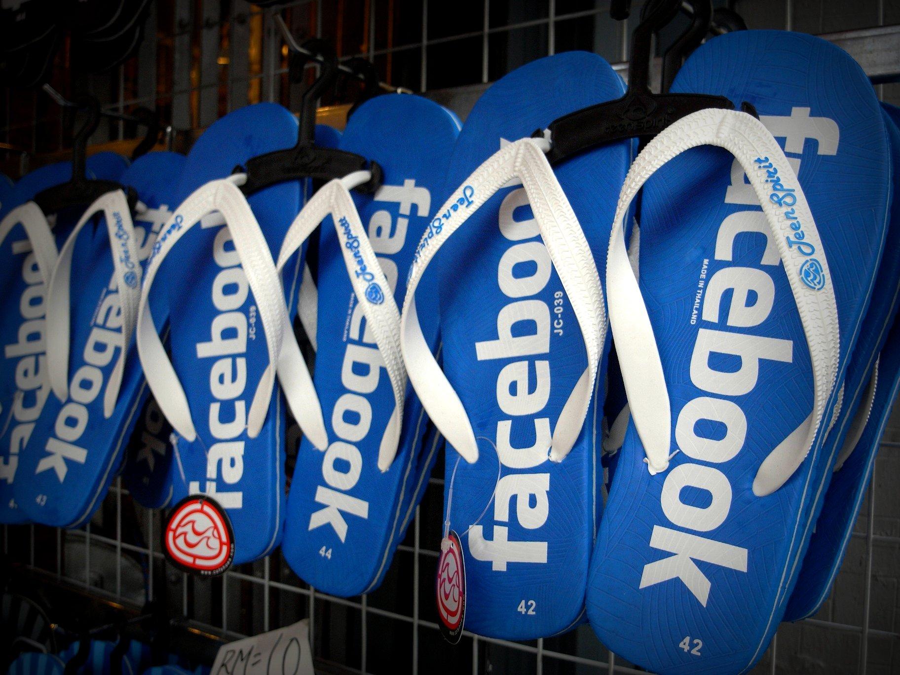 Berita Hari Ini: Kominfo Ancam Facebook, CDB Beri Syarat Proyek Kereta Cepat