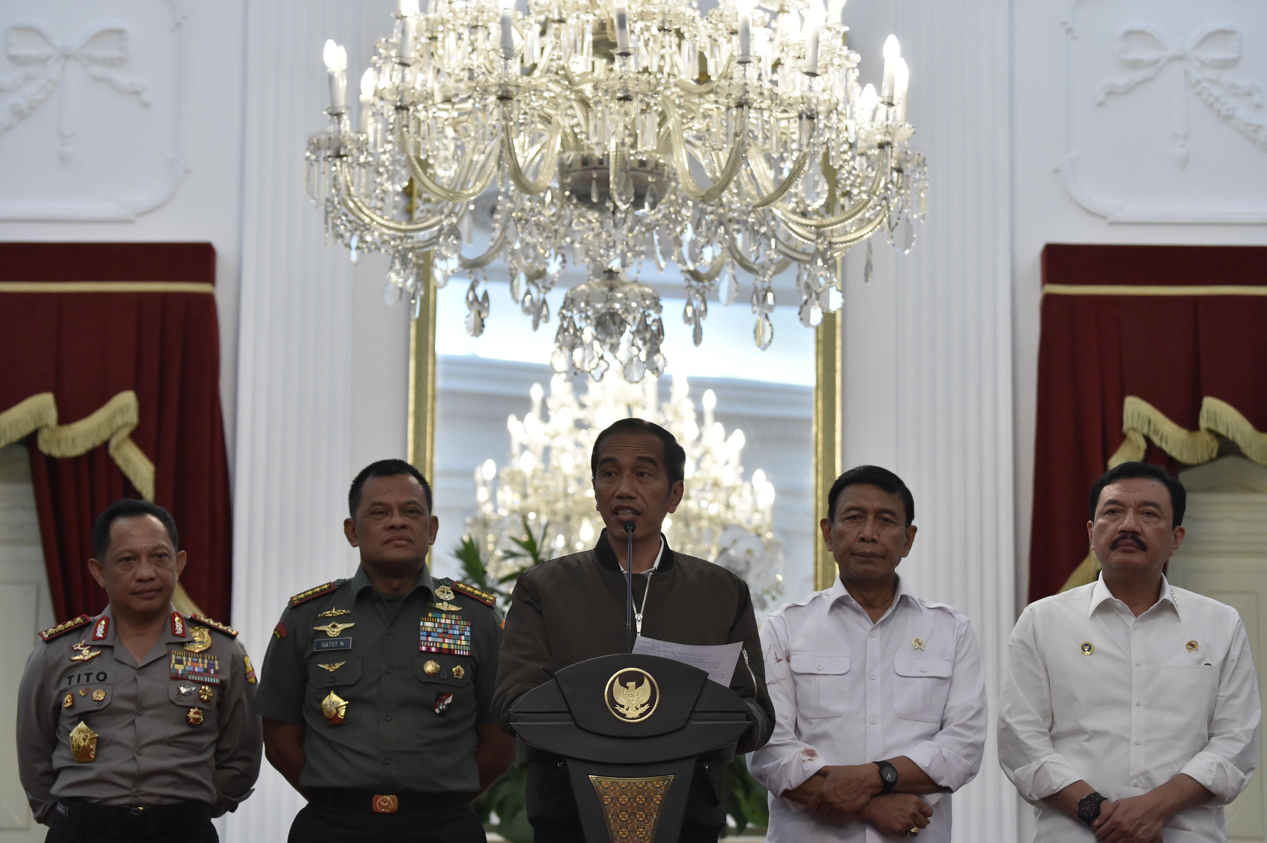 Jaket Bomber Jokowi Laris, Saham Mitra Adiperkasa Melesat 3,21% Sehari