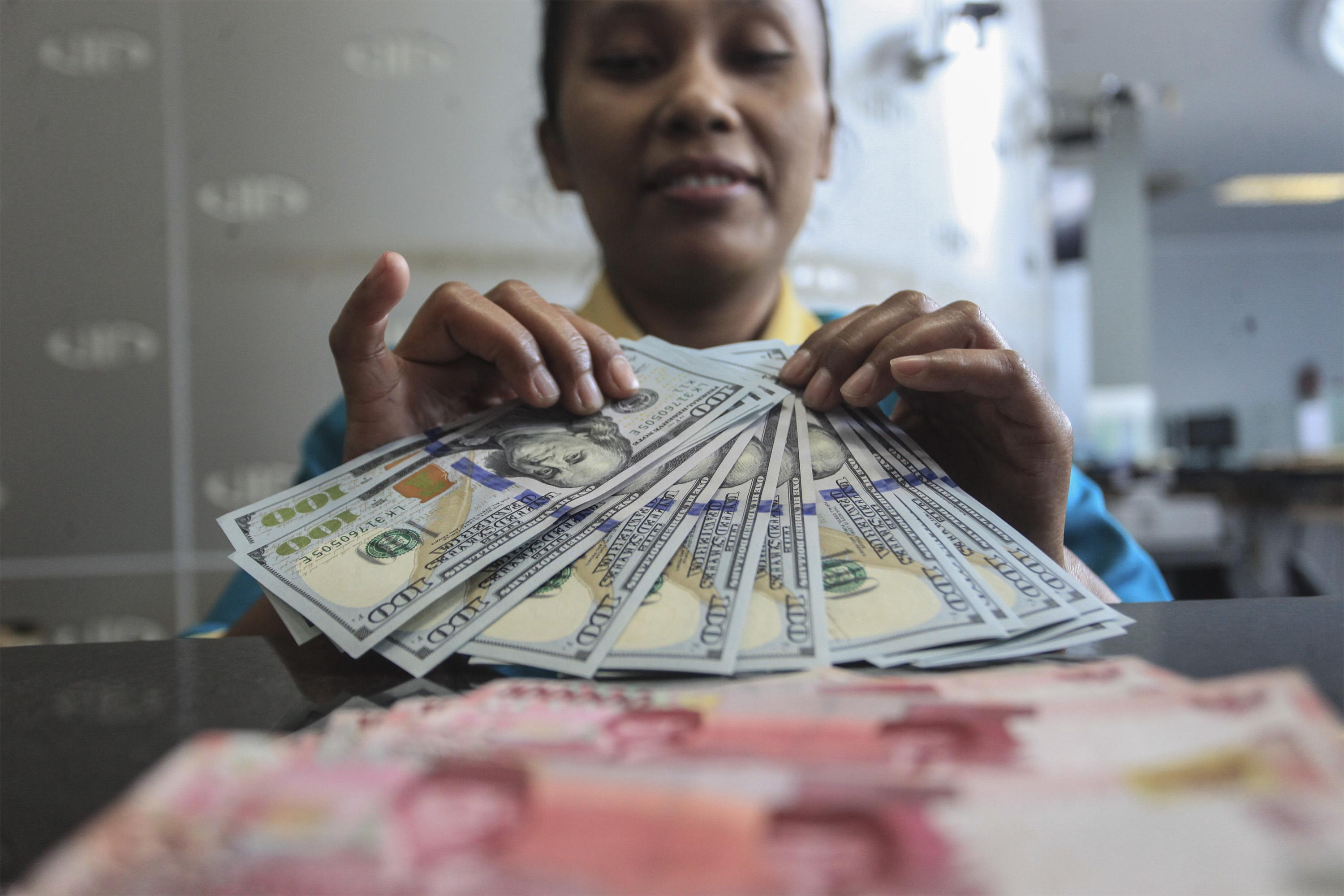 Rupiah Melemah Terhadap Dolar AS, Ini Kata Bank Indonesia
