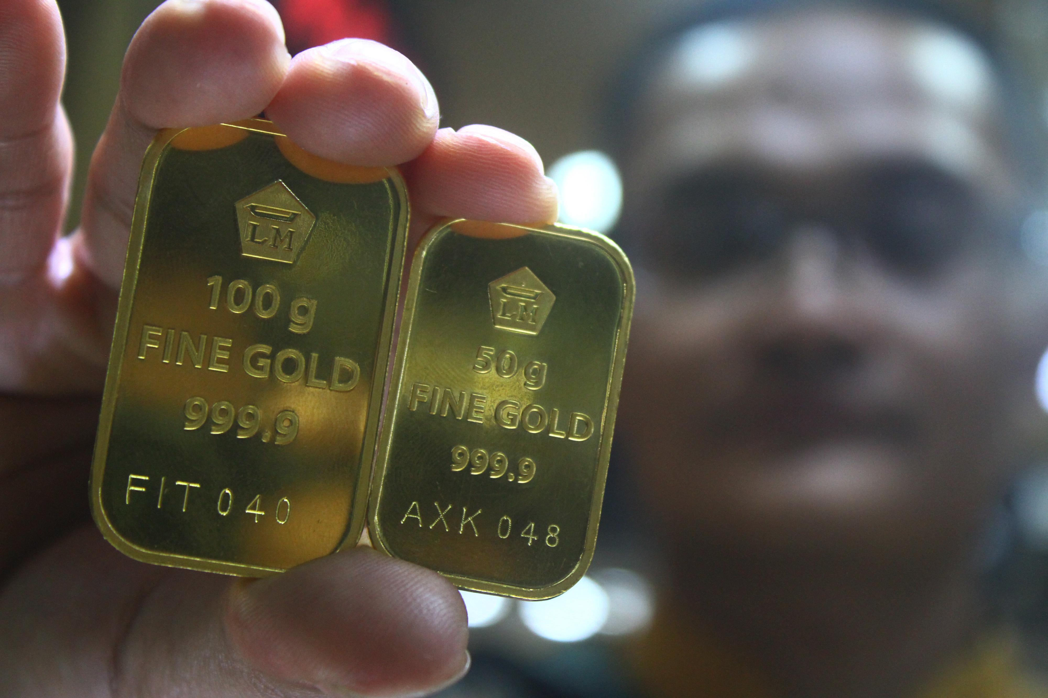 Berita Hari Ini : Penjualan Emas ANTM Naik 94%, Harga Minyak Global Amblas 22%