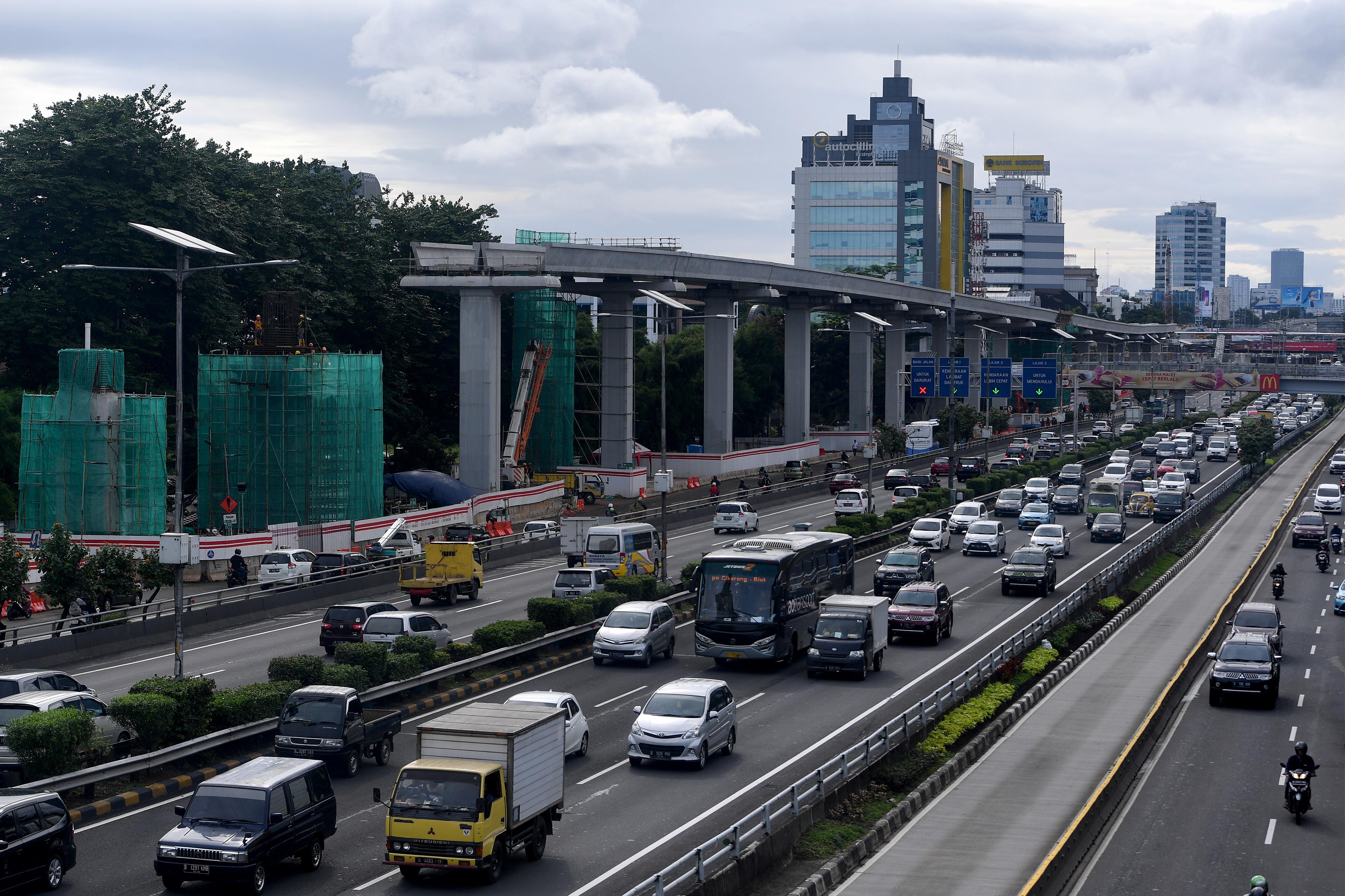 Berita Hari Ini: Harga Batu Bara Turun, ADHI Tagih Pembayaran Ketiga LRT Rp1,5 T