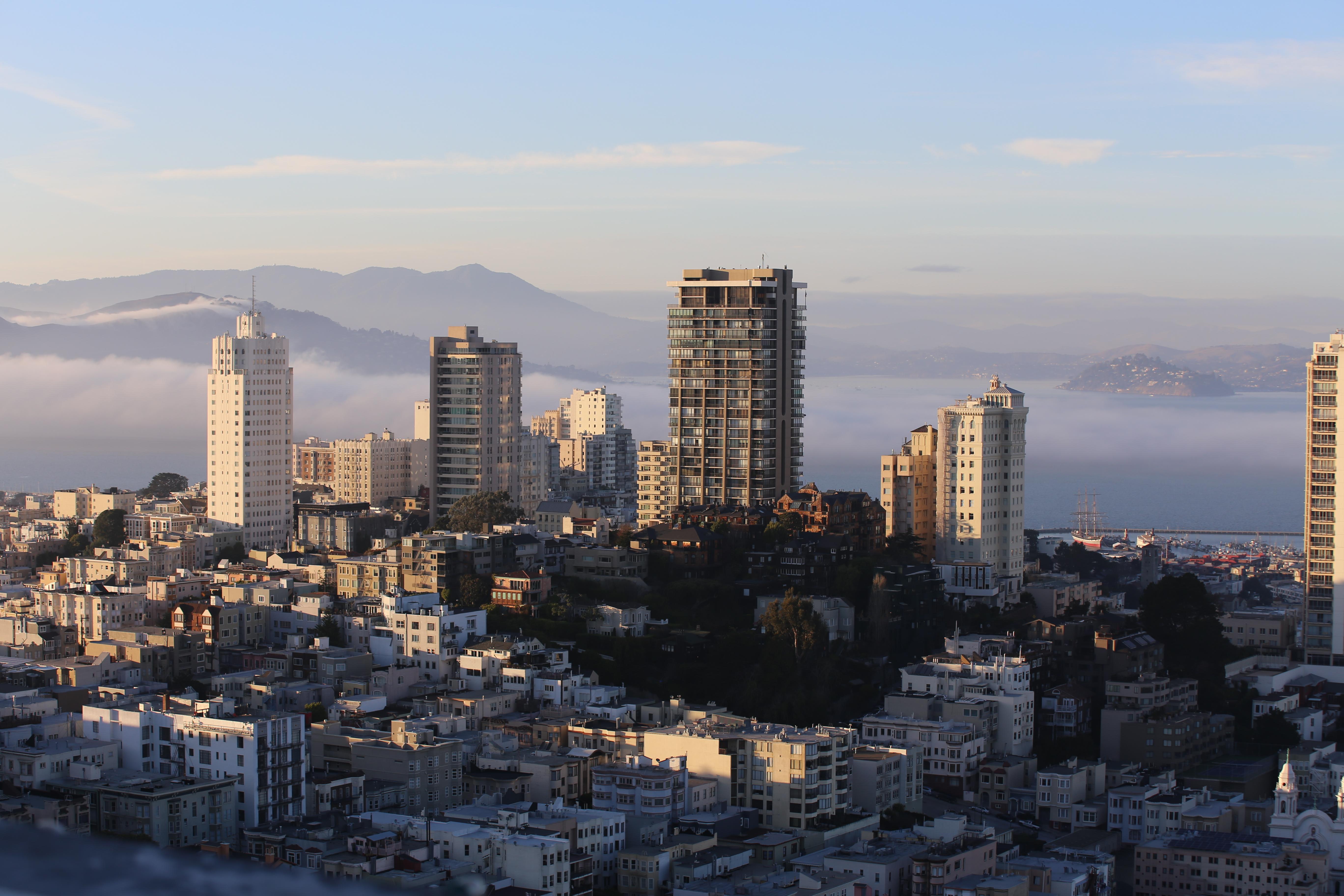 Mau Jalan-jalan ke Russian Hill, Lokasi Syuting Venom? Nabung di Reksadana