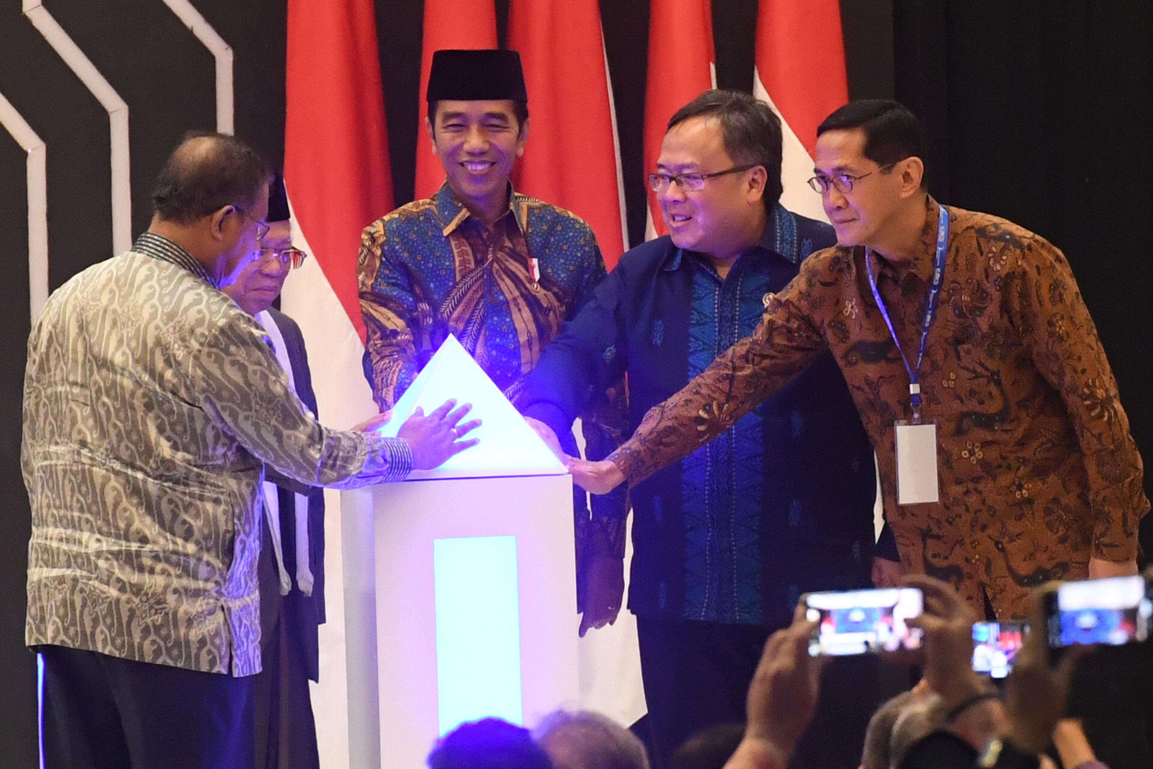 Berita Hari Ini : Jokowi Luncurkan Masterplan Ekonomi Syariah